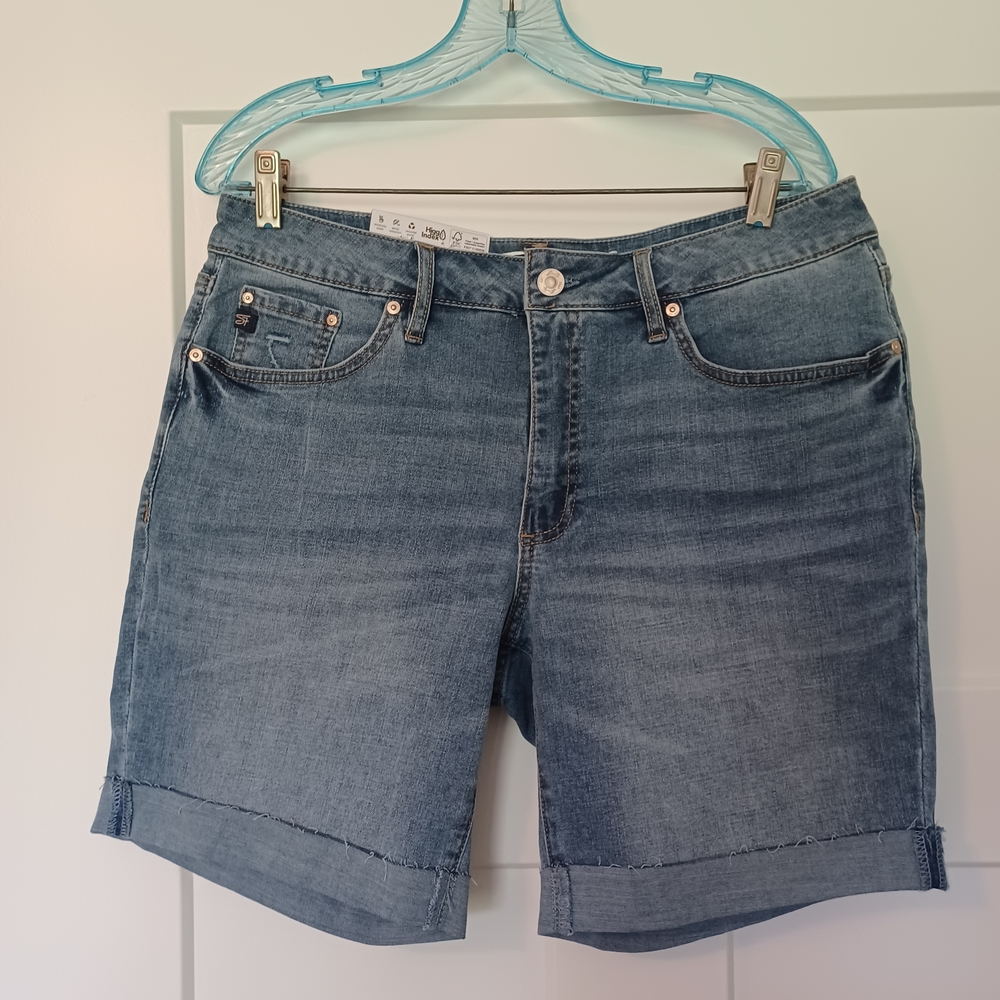 Seven7 Relaxed Bermuda Mid Rise Size 10 Classic Blue Jean Shorts